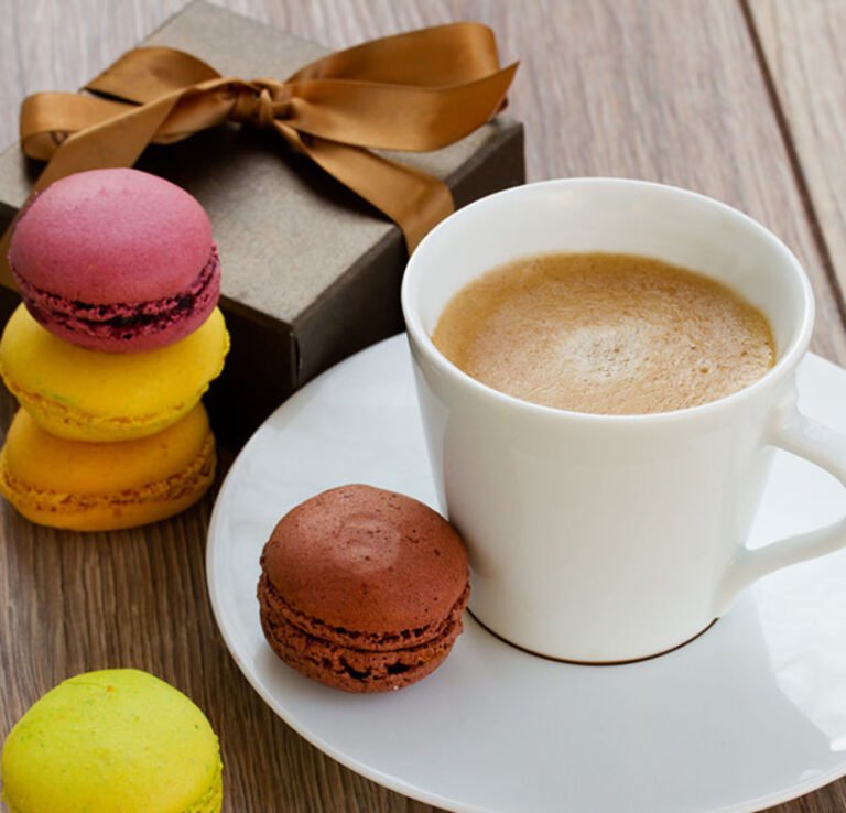 Read more about the article From Five-Star Kitchens to Ballygunge: The Story of Pure Crumbs
